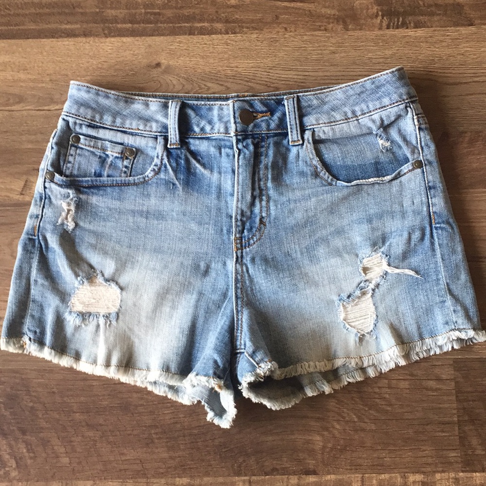 Juniors Sun & Shadow Distressed Denim Shorts 7